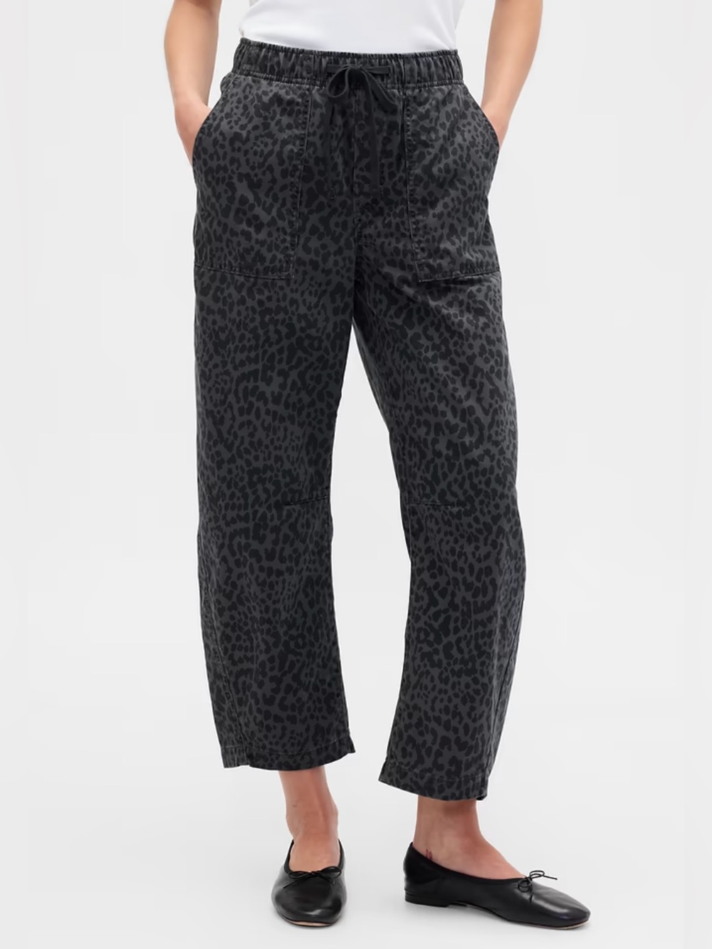 Mid-Rise Pull-On Barrel Jean by Gap Size XL Grey Leopard